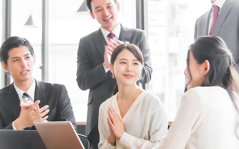 社会人に必要なコミュニケーション「目的・種類・学生時代との違い」とは?